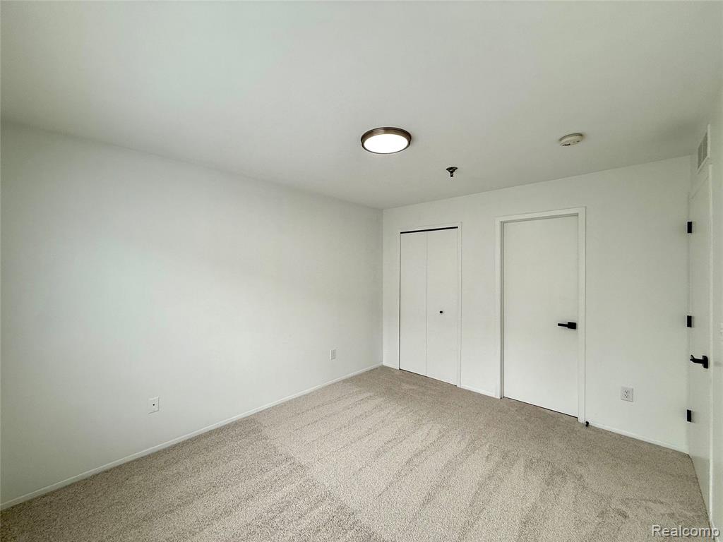 23407 Grayson Drive Property Photo 25