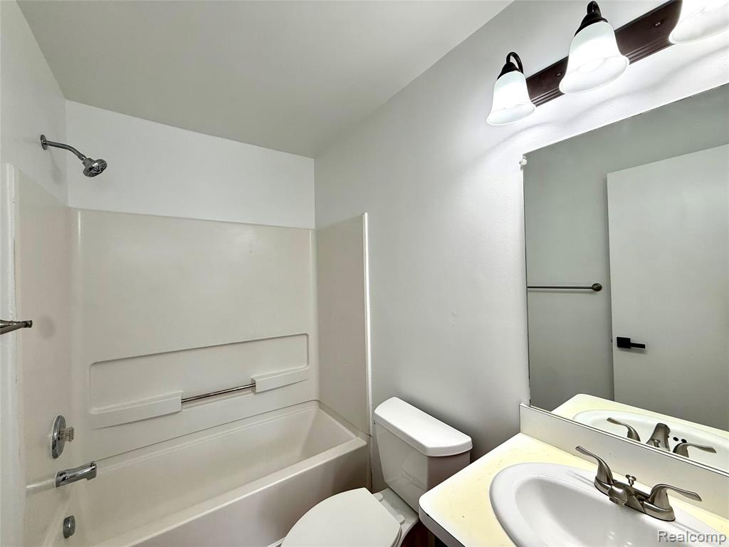 23407 Grayson Drive Property Photo 26