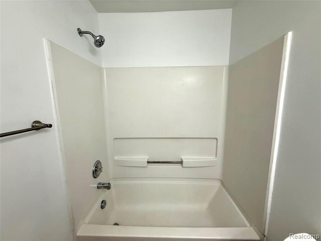 23407 Grayson Drive Property Photo 27