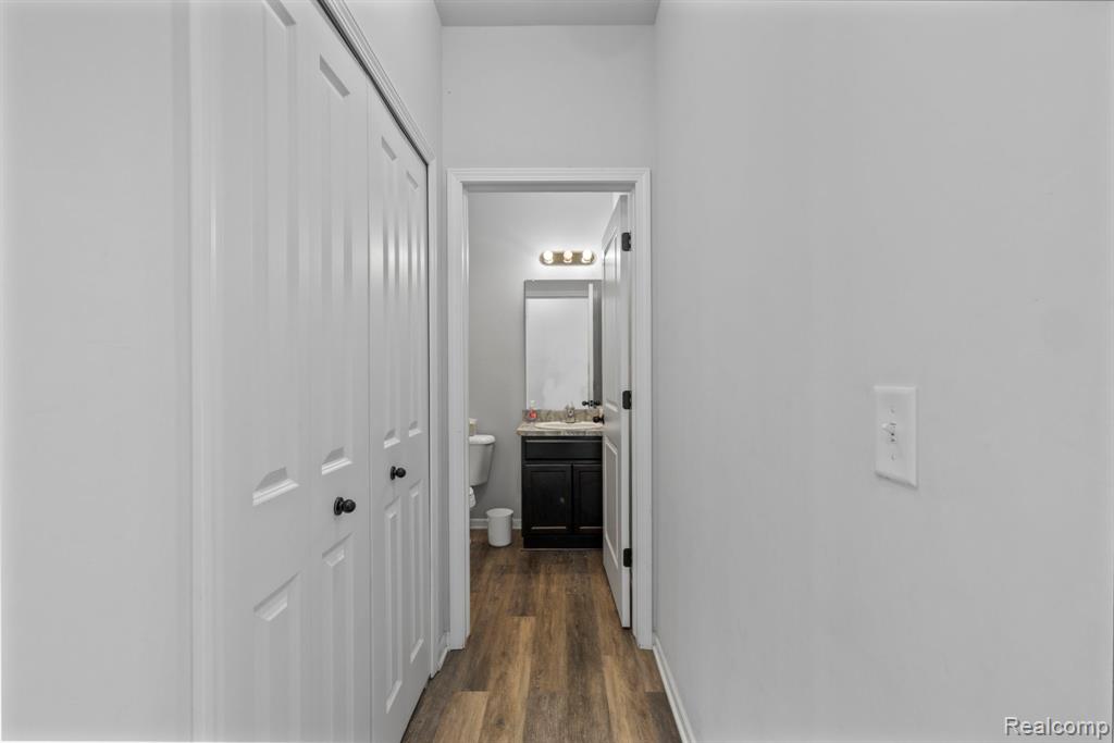 19430 Granger Drive Property Photo 6