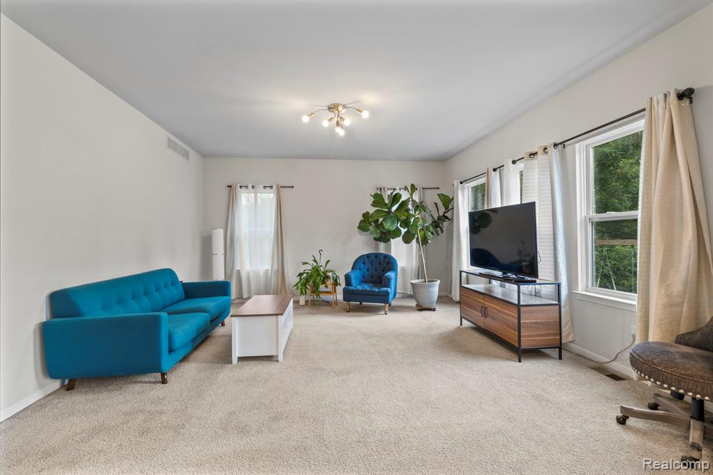 19430 Granger Drive Property Photo 12