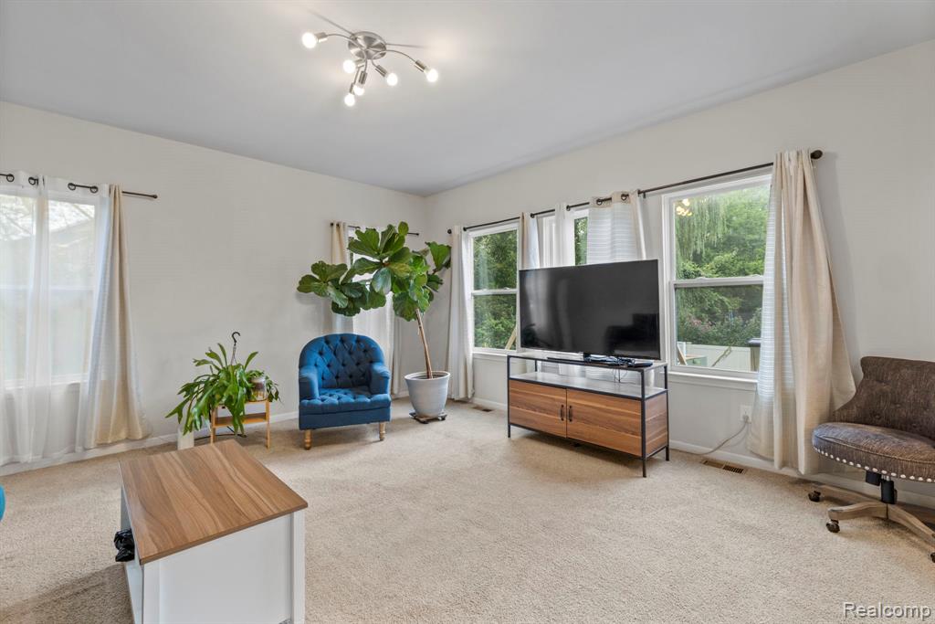 19430 Granger Drive Property Photo 13