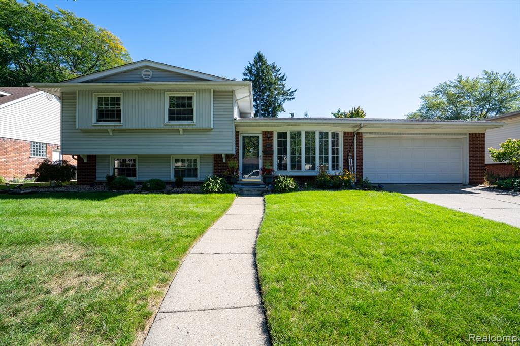 1881 Evergreen Street Property Photo 1