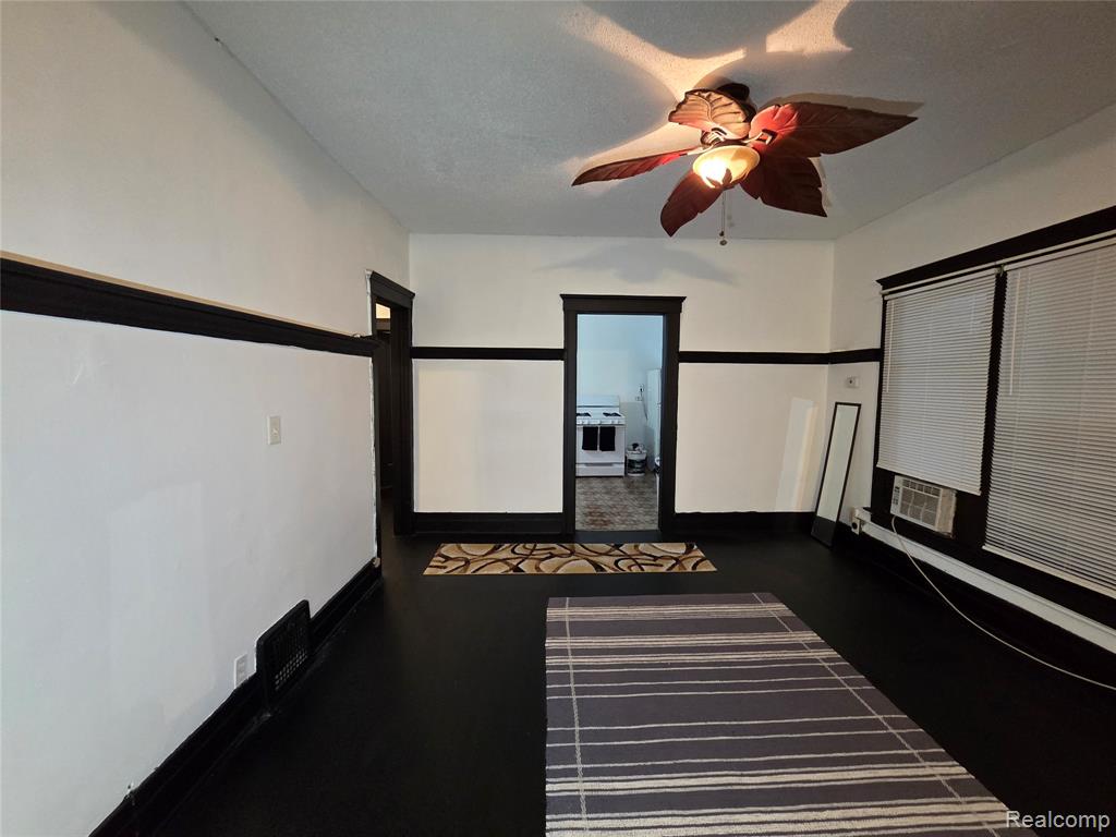 253 Grove Street Property Photo 7