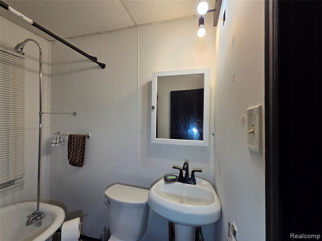 253 Grove Street Property Photo 8
