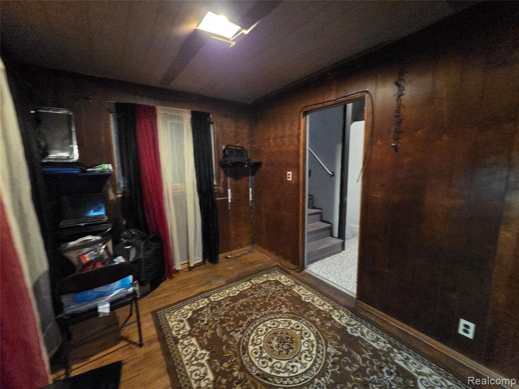 253 Grove Street Property Photo 32