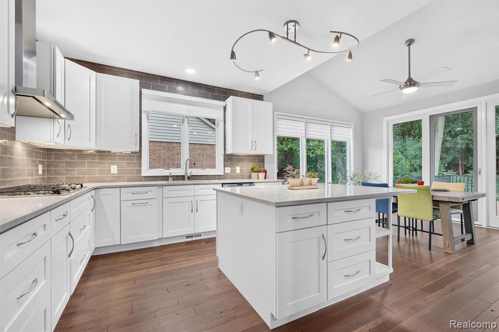 45536 Glengarry Boulevard Property Photo 15