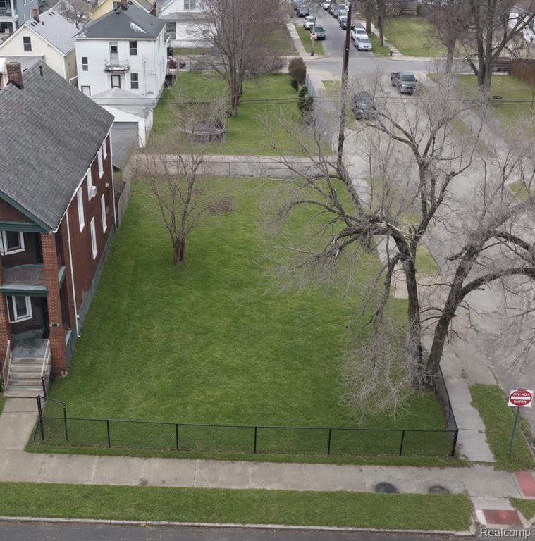 4665 Central Street Property Photo 2