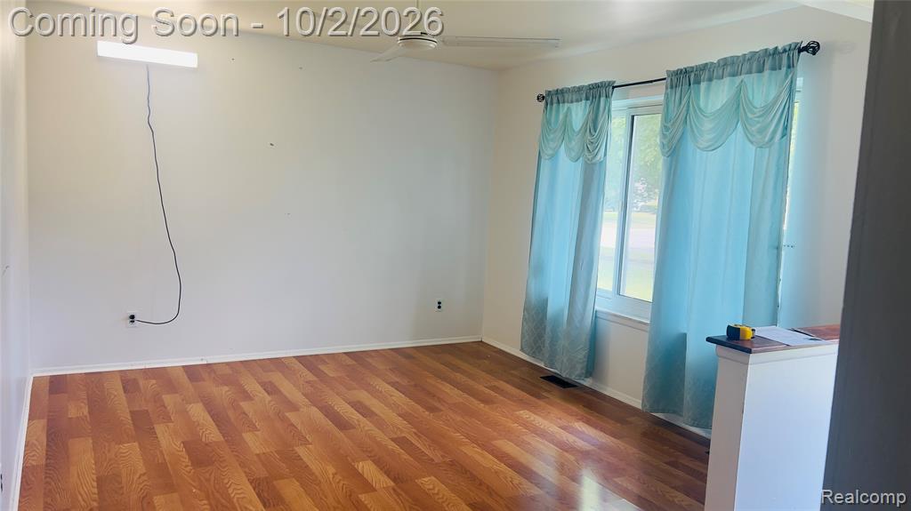 4224 Garrick Avenue Property Photo 4