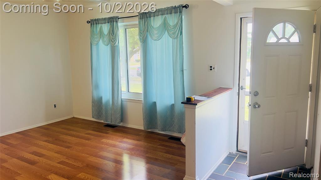 4224 Garrick Avenue Property Photo 5