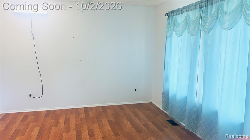 4224 Garrick Avenue Property Photo 6