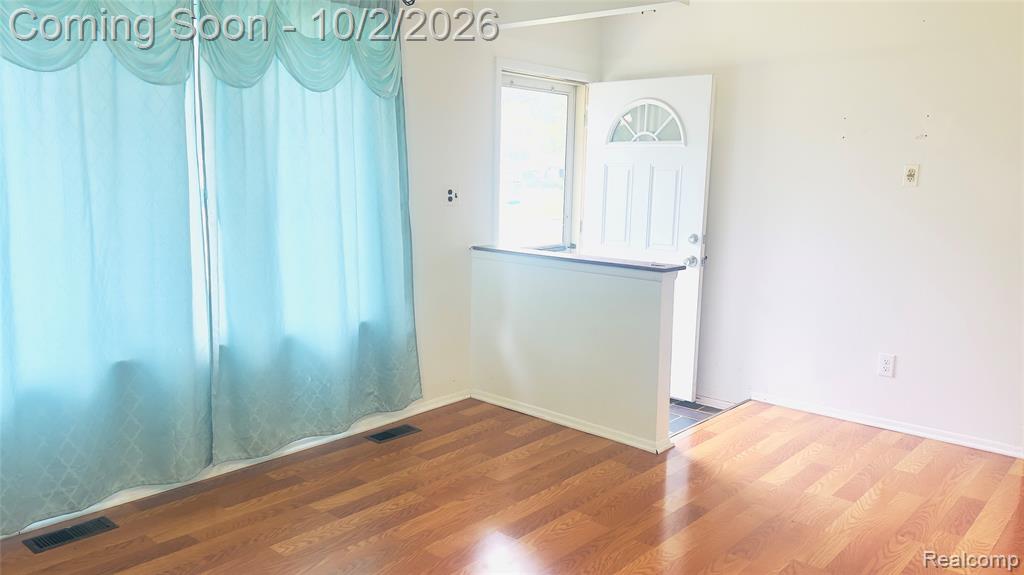 4224 Garrick Avenue Property Photo 8