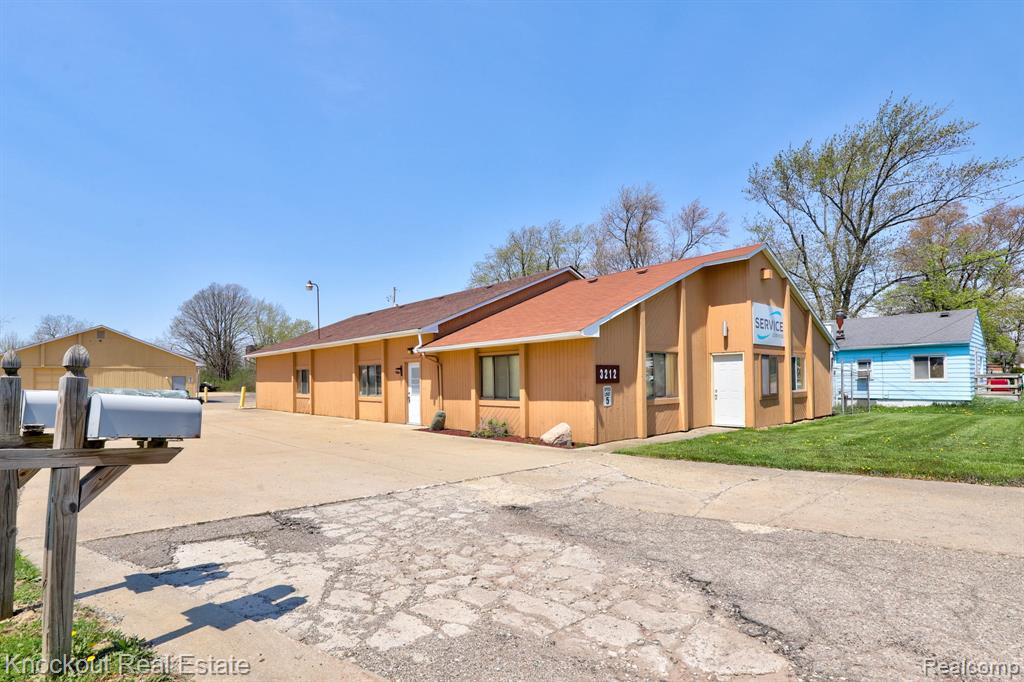 3212 S Dye Road Property Photo 1