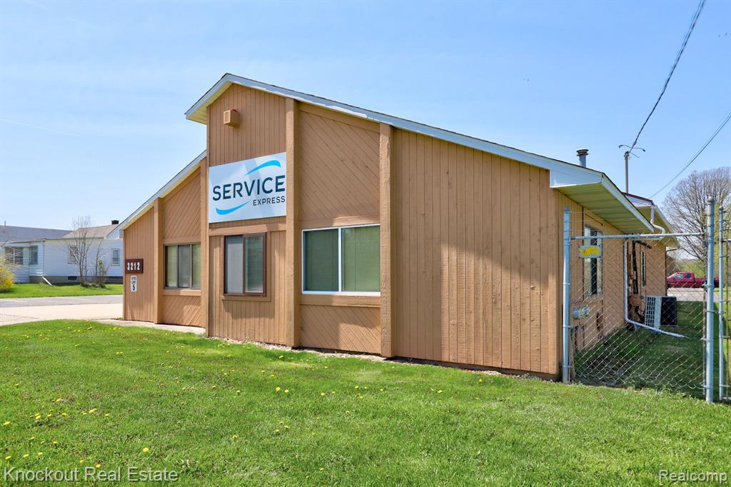 3212 S Dye Road Property Photo 5
