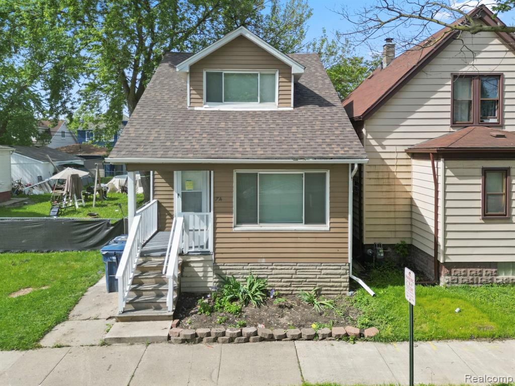 74 Pine Street Property Photo 1