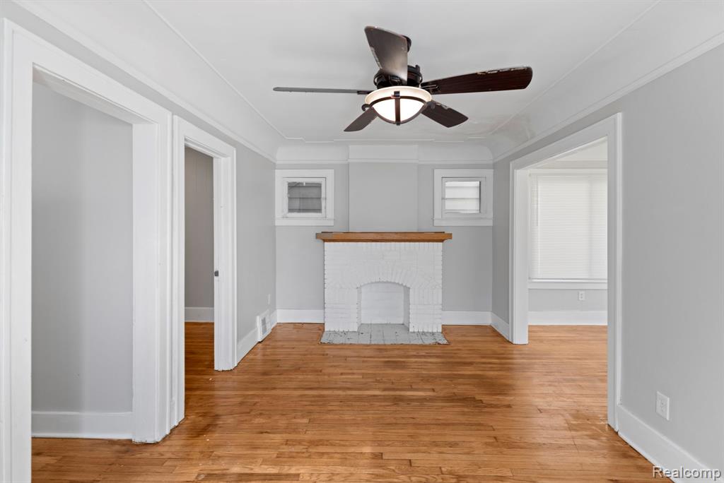 74 Pine Street Property Photo 5