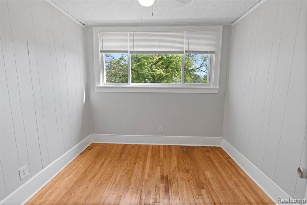 74 Pine Street Property Photo 7