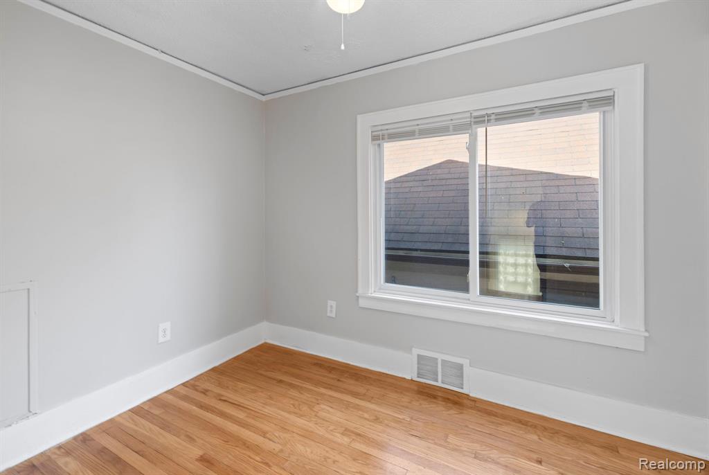 74 Pine Street Property Photo 15