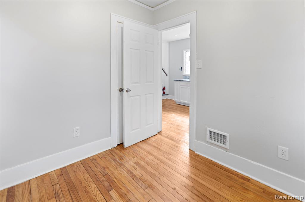 74 Pine Street Property Photo 16