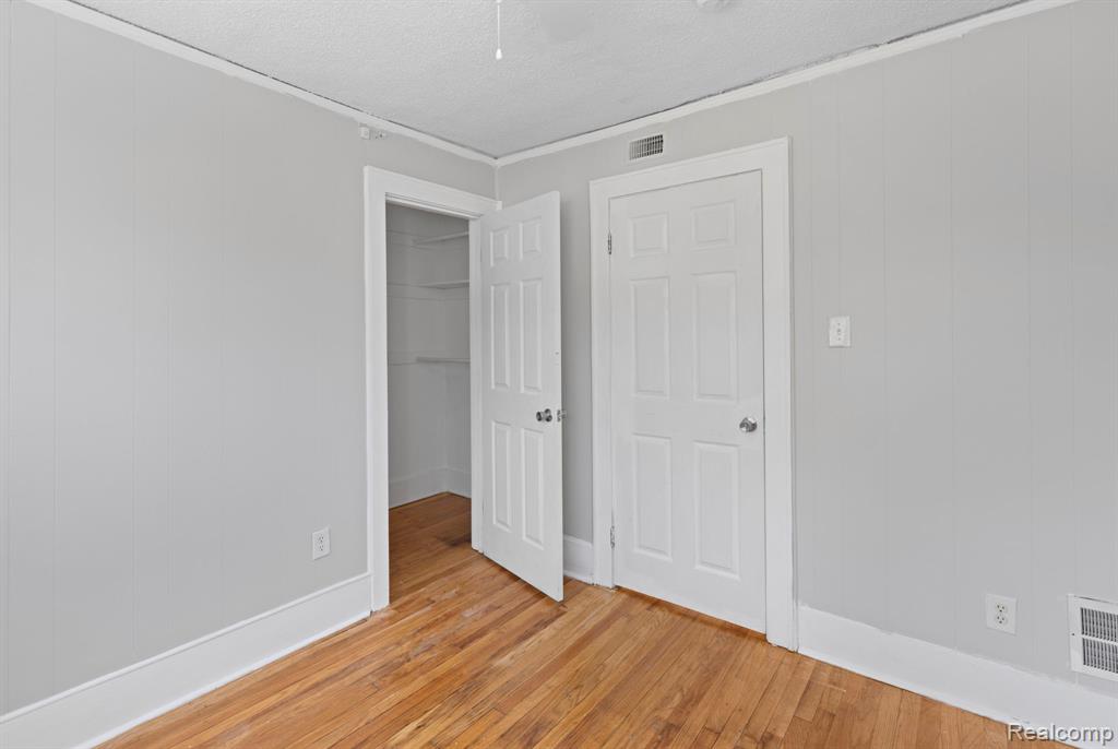 74 Pine Street Property Photo 17