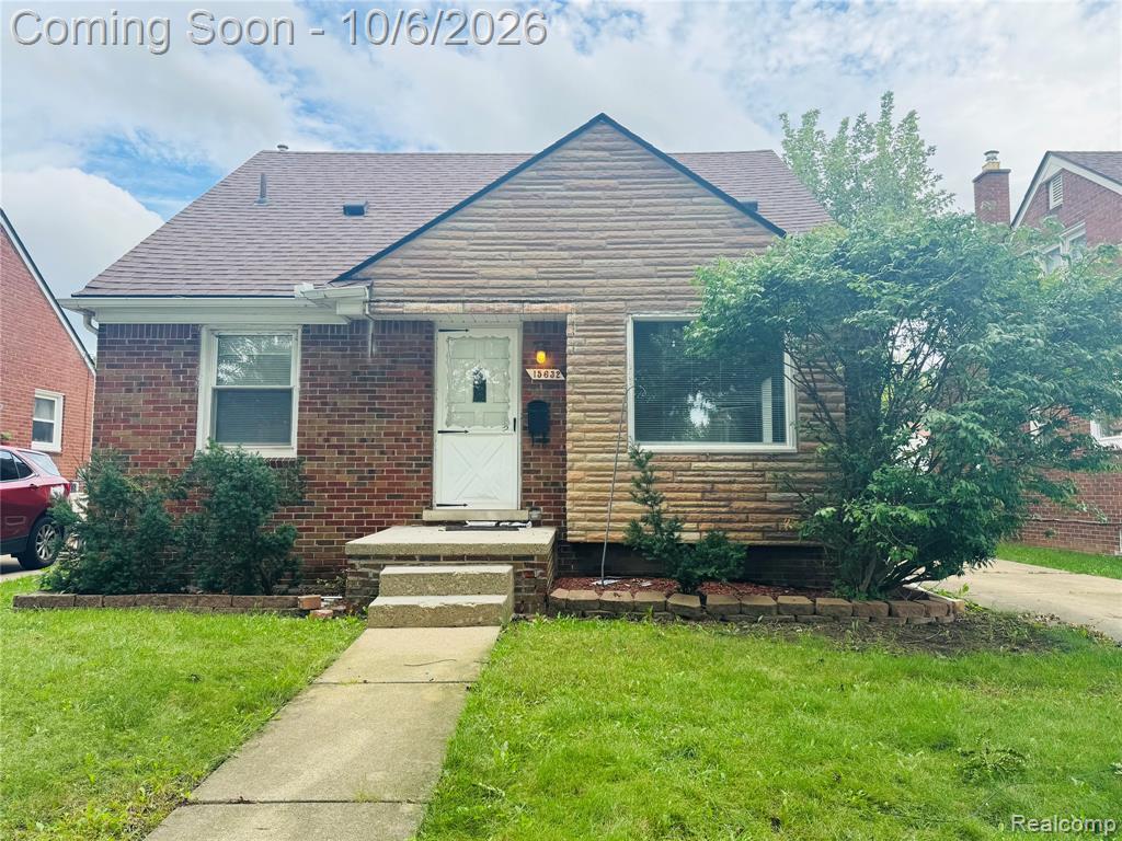 15632 Englewood Avenue Property Photo 1