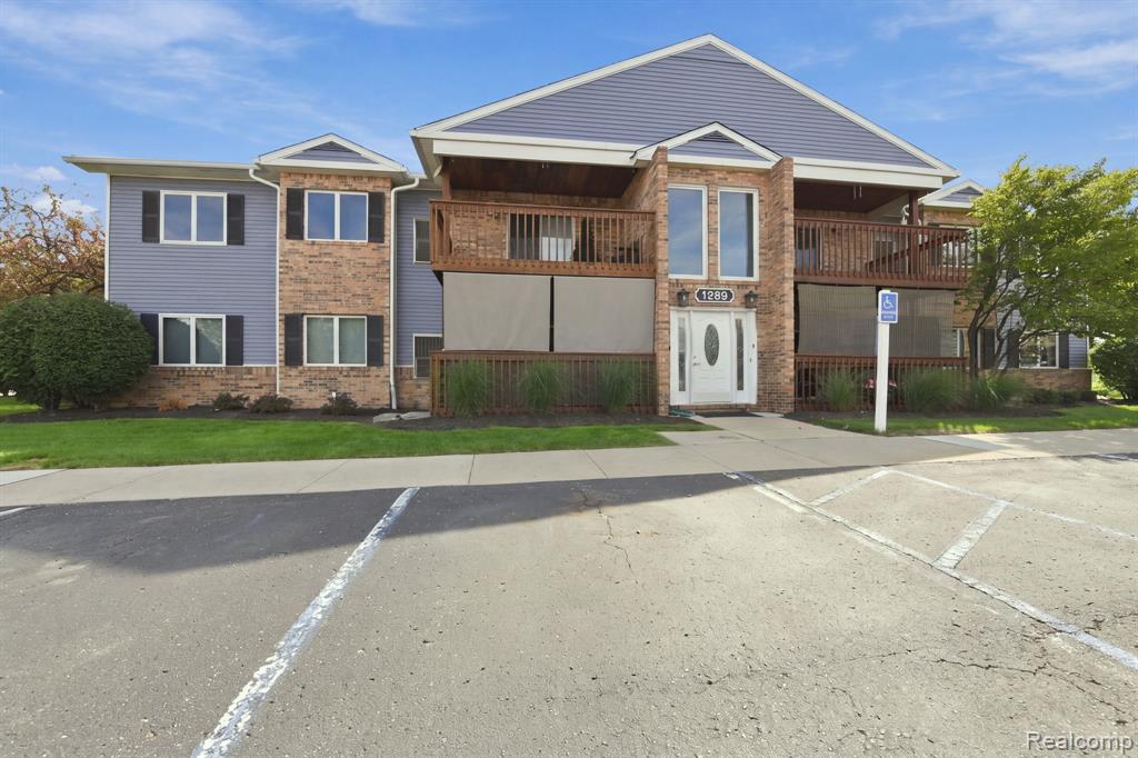 1385 Harbour Boulevard Property Photo 3