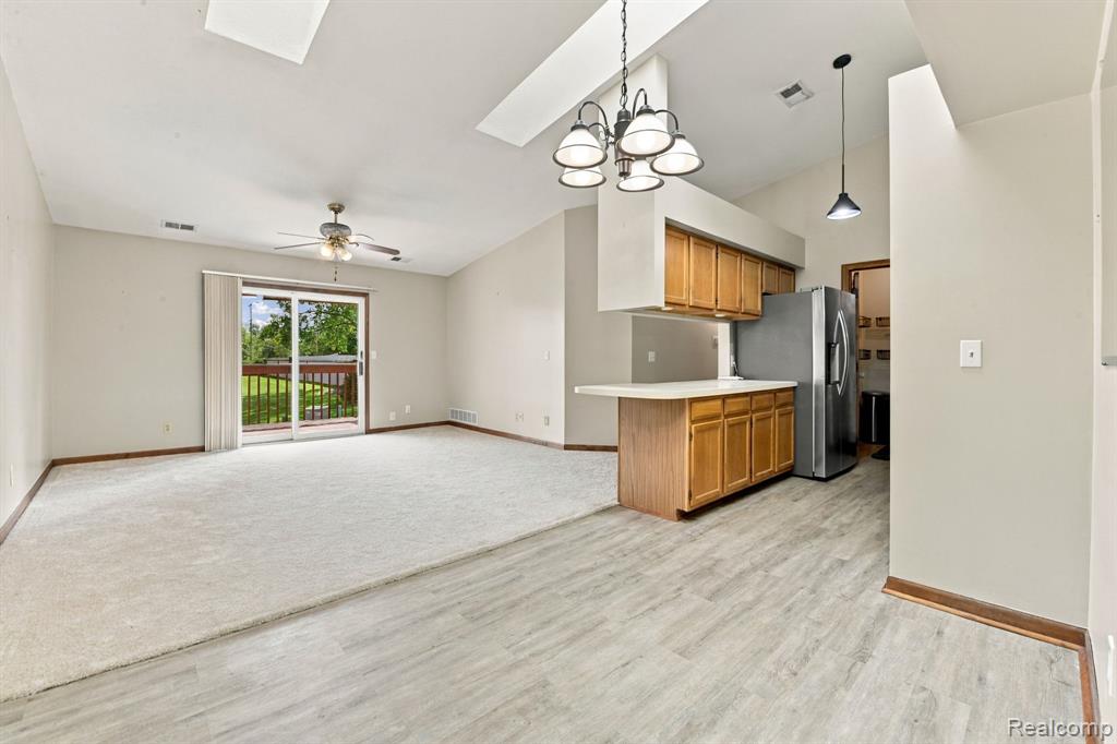 1385 Harbour Boulevard Property Photo 8