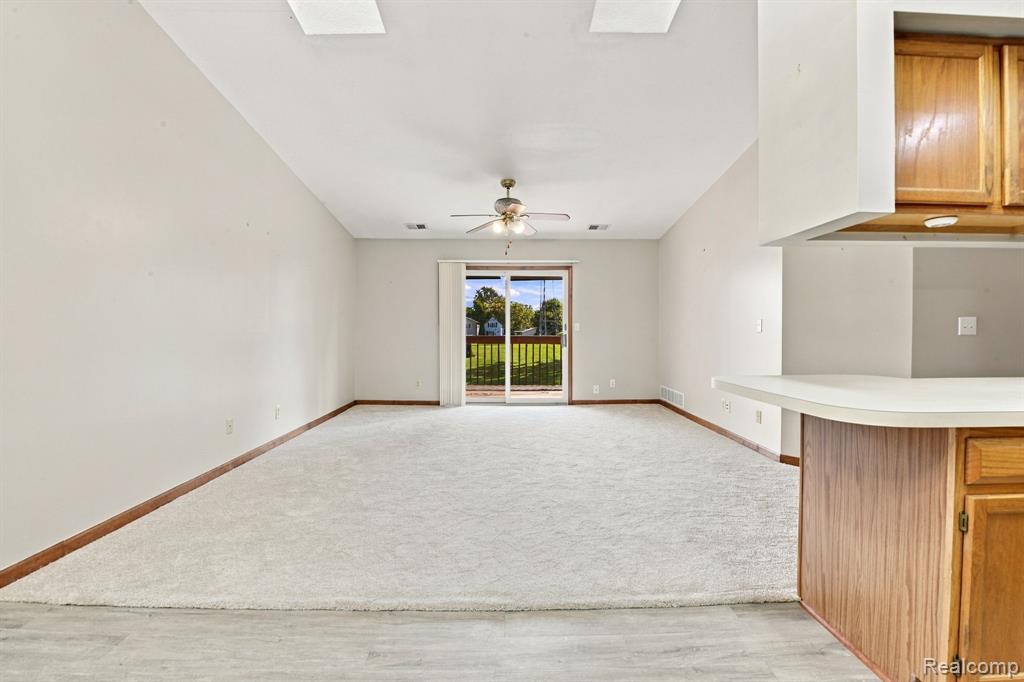1385 Harbour Boulevard Property Photo 9
