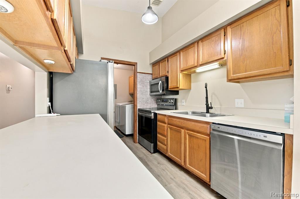 1385 Harbour Boulevard Property Photo 14