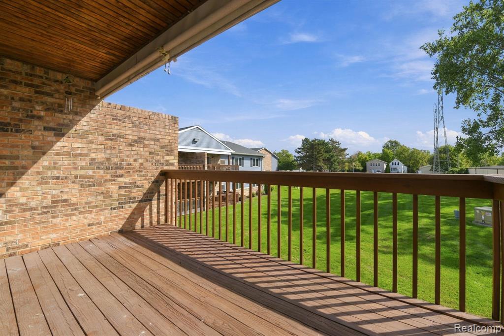 1385 Harbour Boulevard Property Photo 18