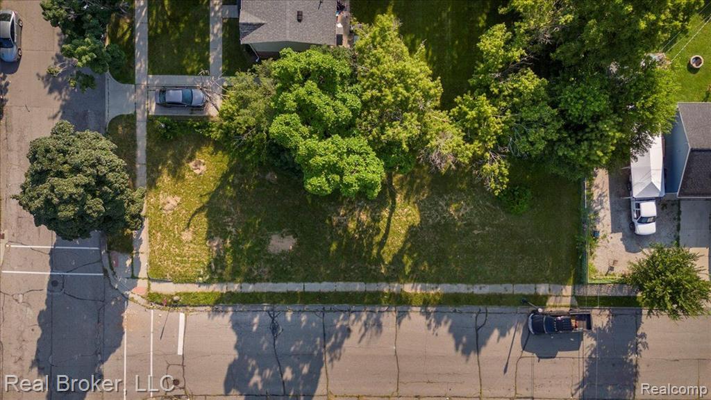 893 Madison Street Property Photo 2