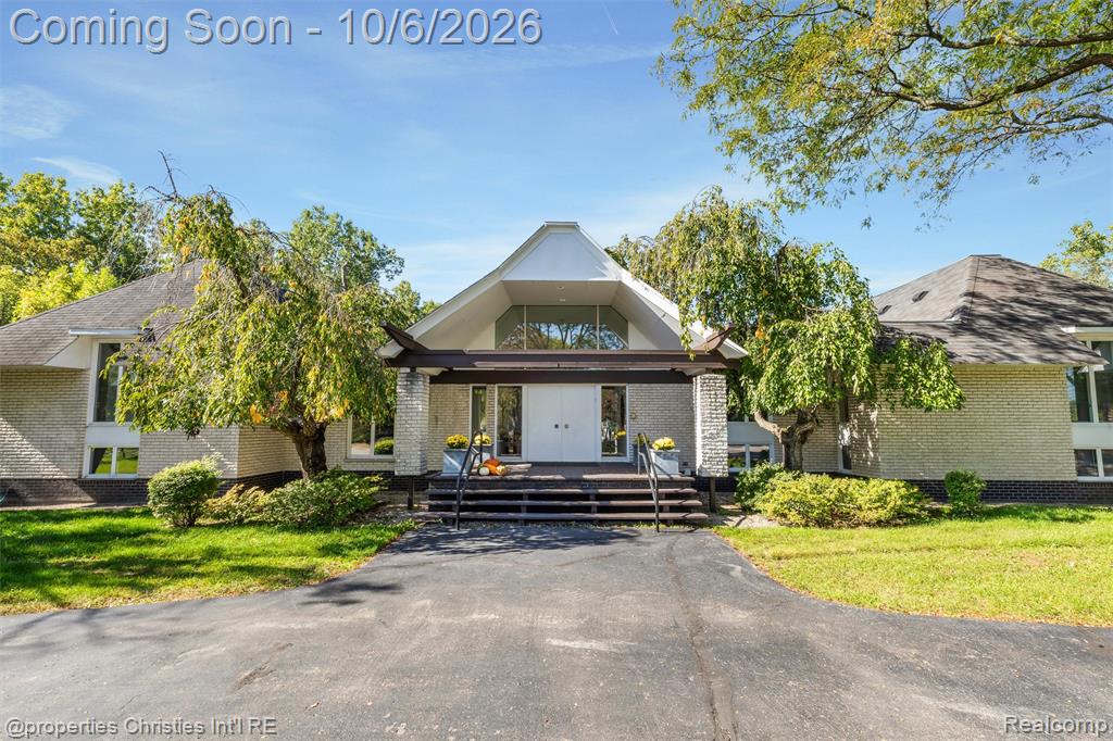 23249 Morningside Street Property Photo 2