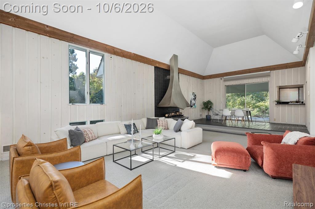 23249 Morningside Street Property Photo 13