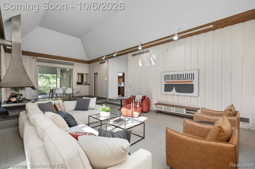 23249 Morningside Street Property Photo 15