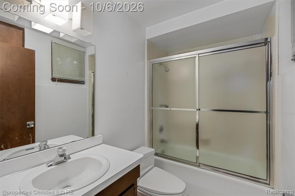 23249 Morningside Street Property Photo 44