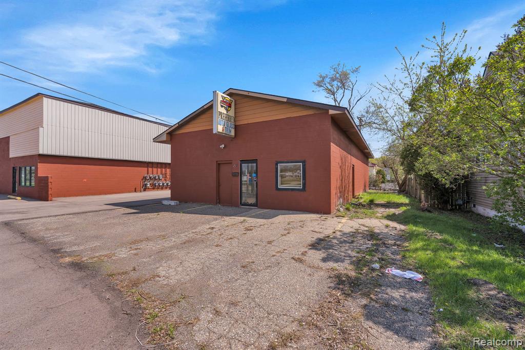 531 Woodlawn Avenue Property Photo 1