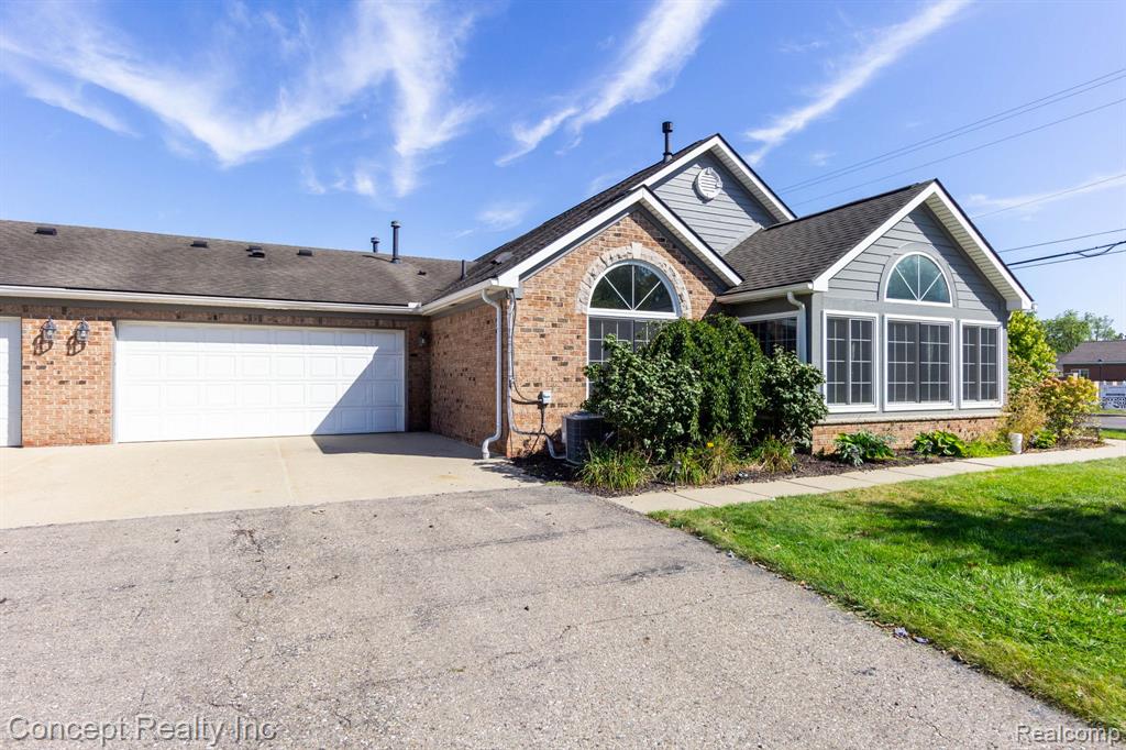 11035 Brookwood Property Photo 4