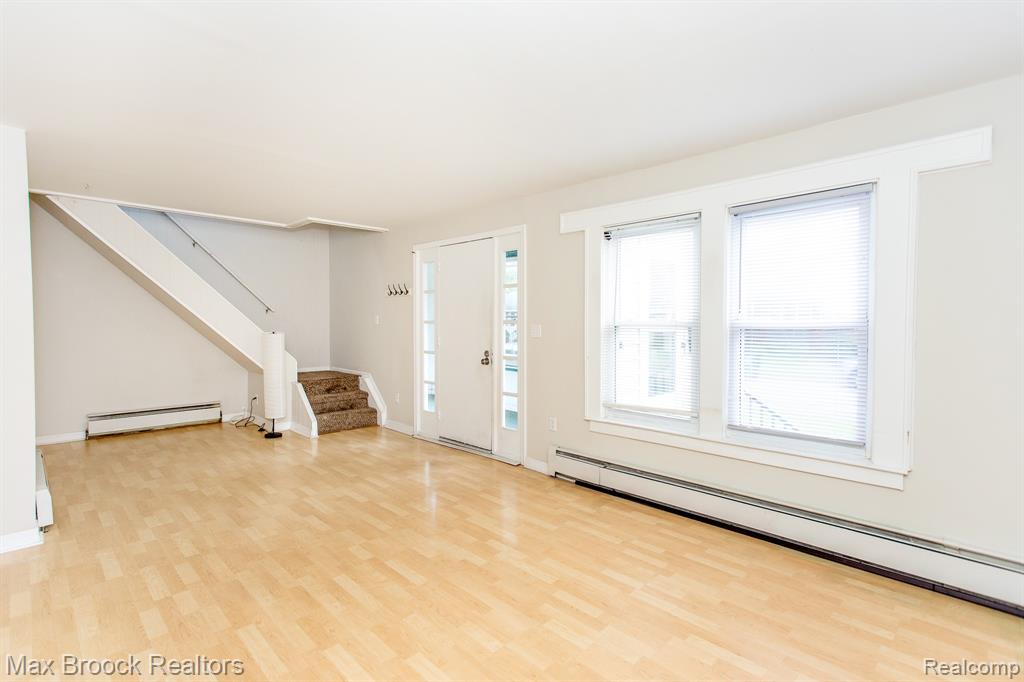 455 E Lewiston Avenue Property Photo 5