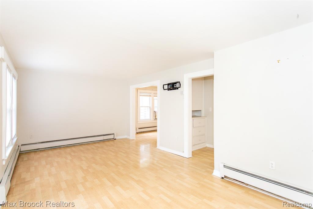 455 E Lewiston Avenue Property Photo 6