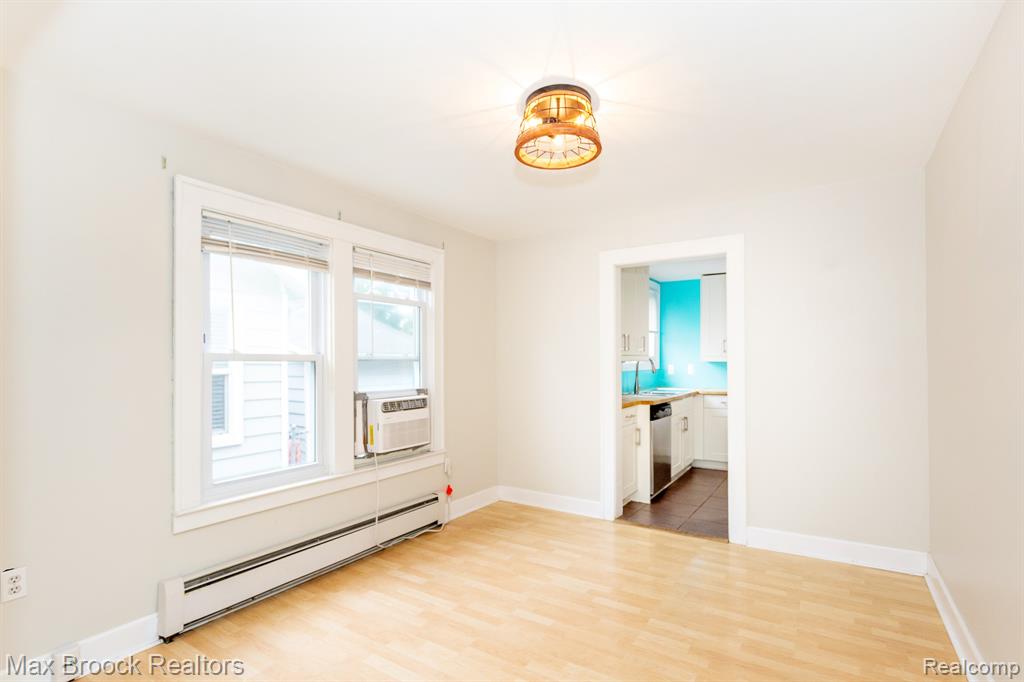 455 E Lewiston Avenue Property Photo 9