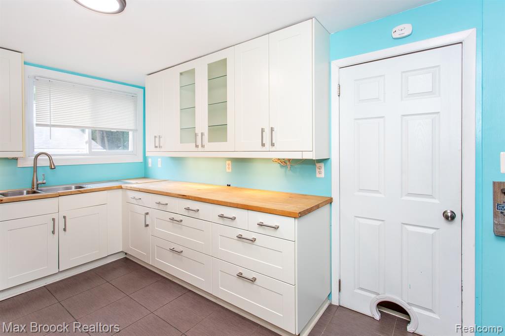 455 E Lewiston Avenue Property Photo 15