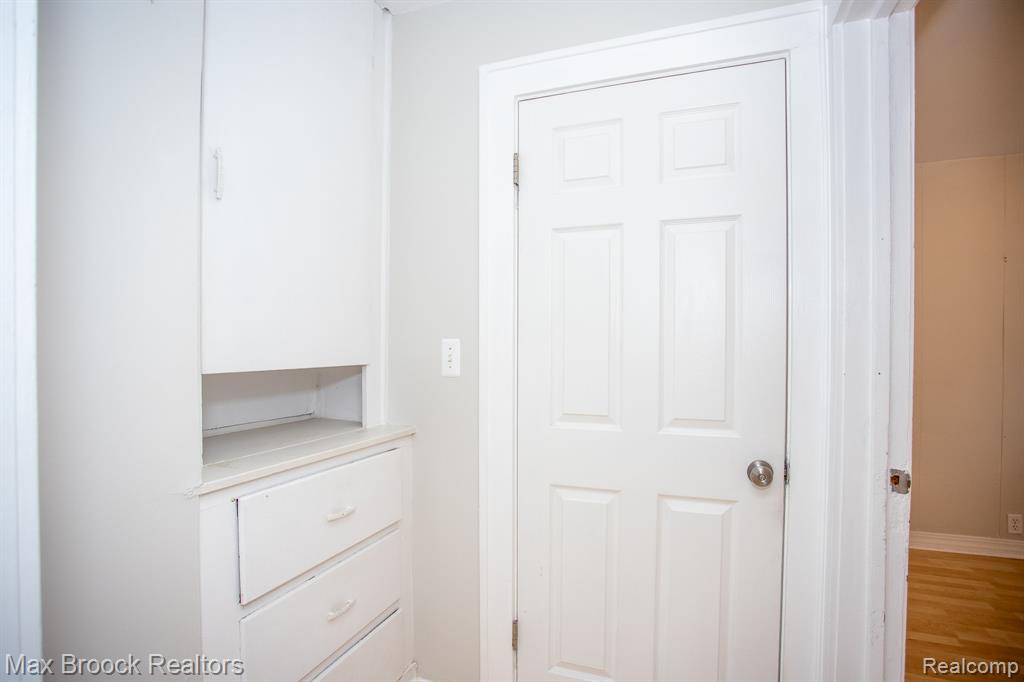 455 E Lewiston Avenue Property Photo 23