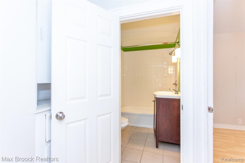 455 E Lewiston Avenue Property Photo 24