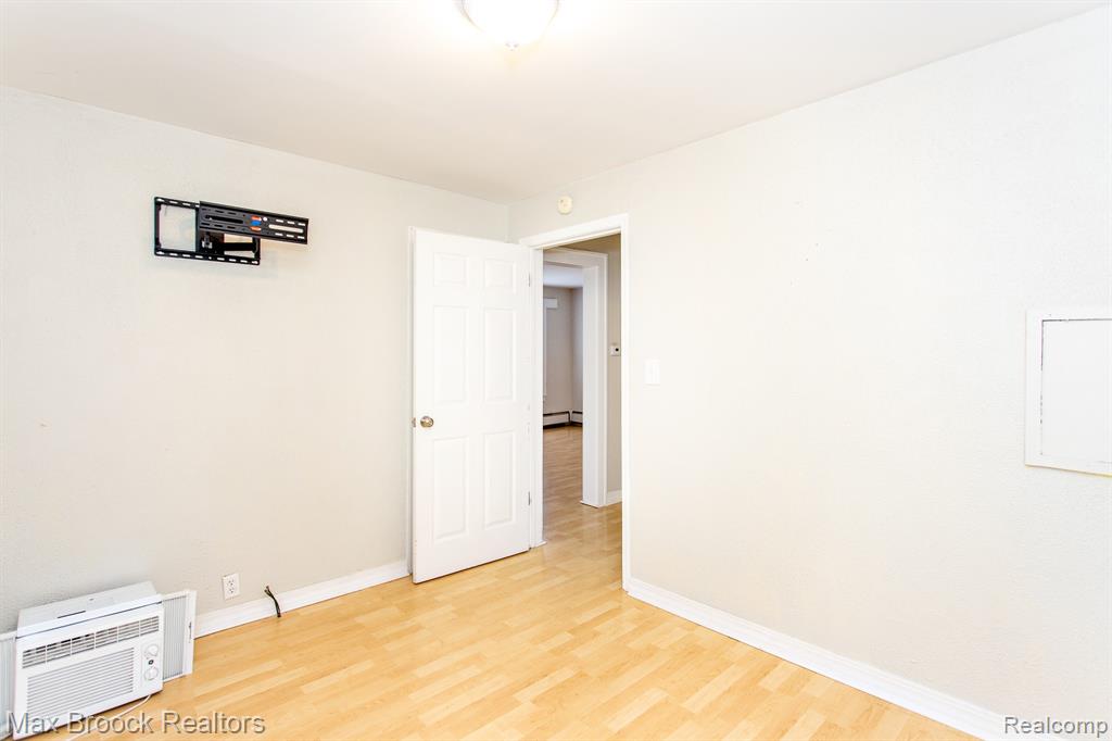 455 E Lewiston Avenue Property Photo 28