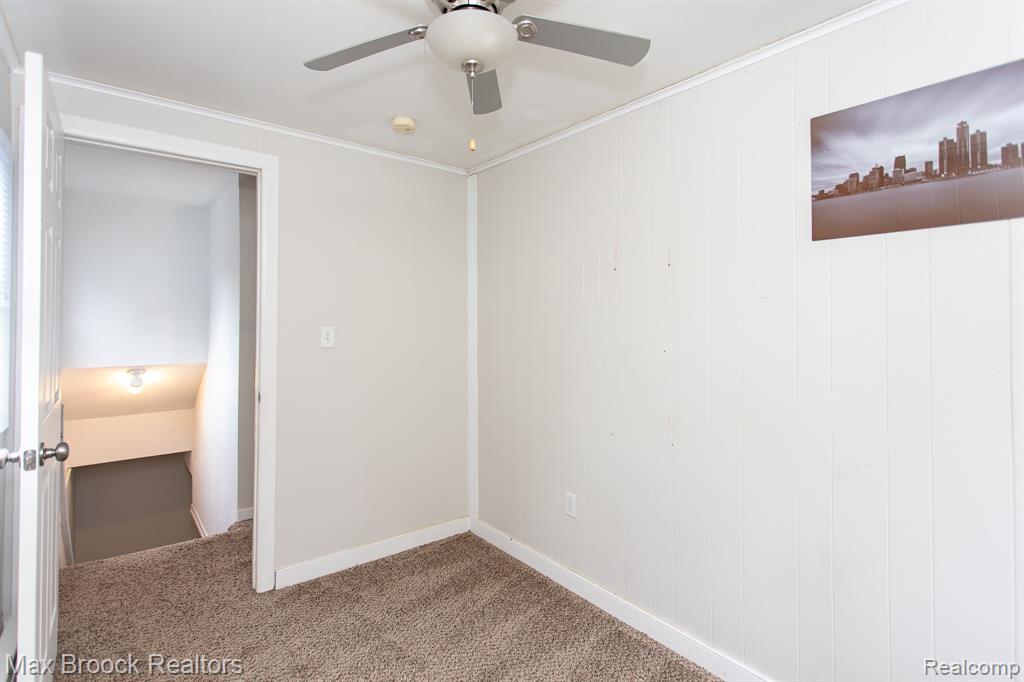 455 E Lewiston Avenue Property Photo 32