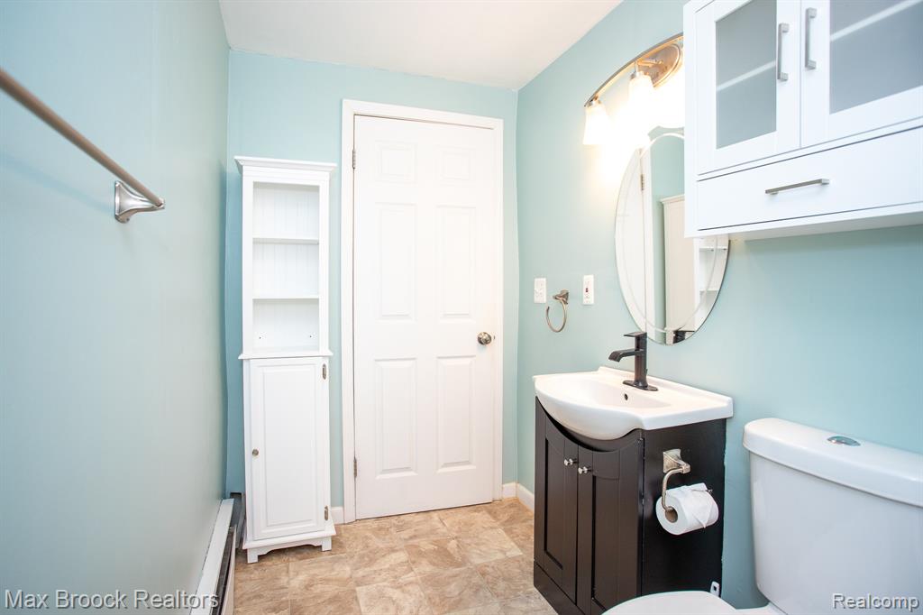 455 E Lewiston Avenue Property Photo 33