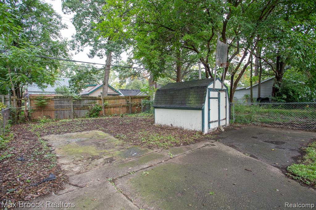 455 E Lewiston Avenue Property Photo 46