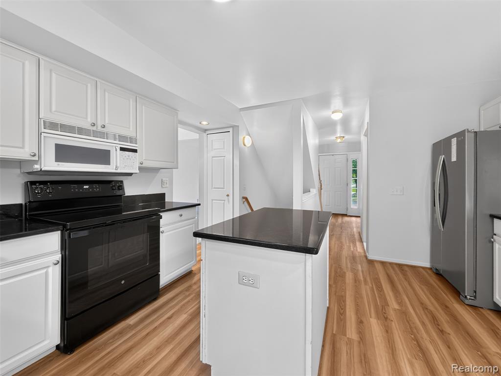 47258 Scarlet Drive Property Photo 10