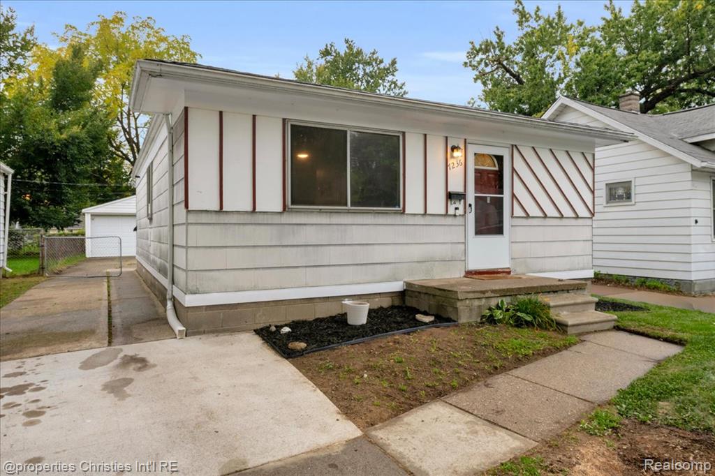 7236 Meadow Avenue Property Photo 3