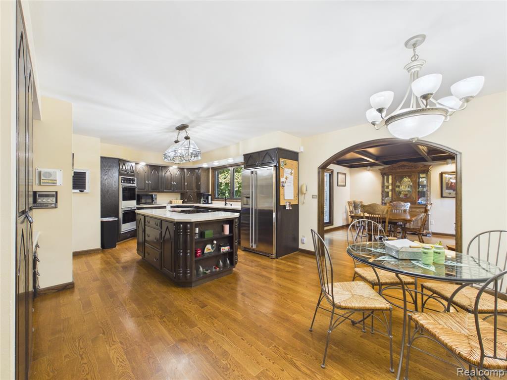 9515 E Bristol Road Property Photo 2